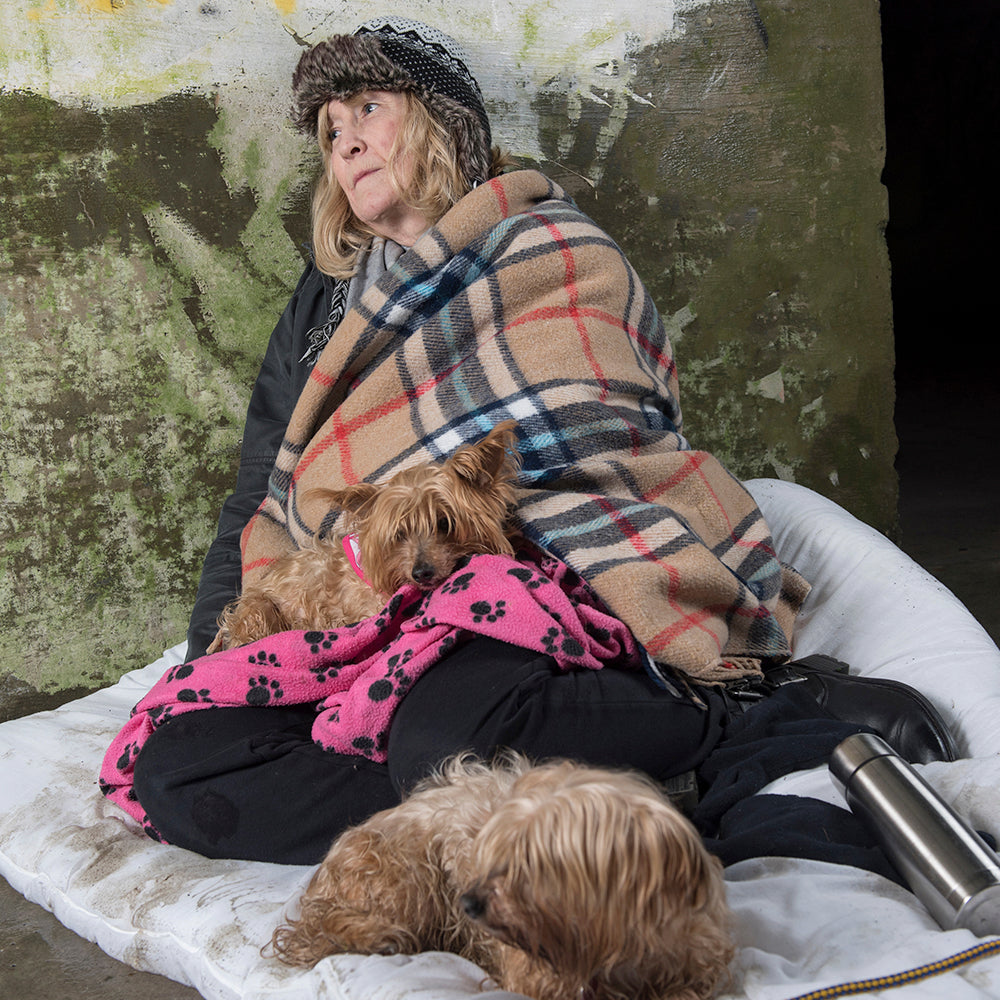 Send Desperately Needed Blankets to Homeless and Their Pets For Winter