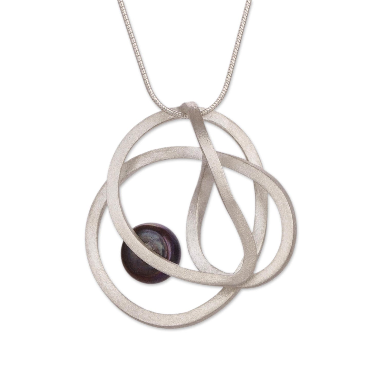 Dark Amazon Nest Modern Silver Necklace with a Dark Grey Cultured Pearl