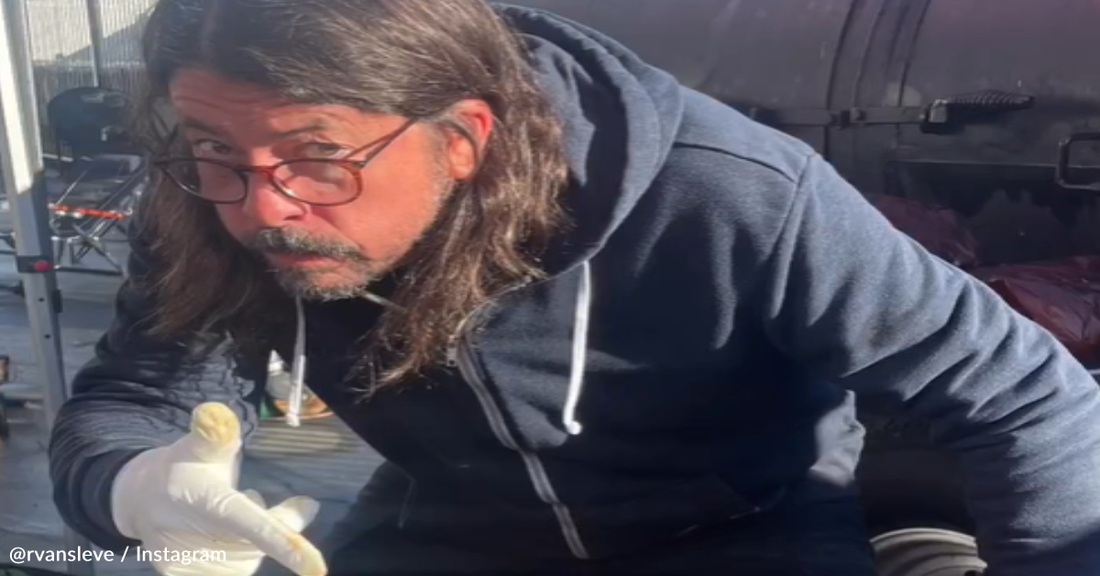 Dave Grohl Helped Feed 500 Homeless People And Nobody Knew It