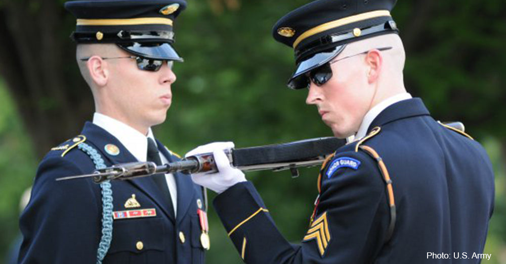 Tomb Of The Unknowns Guard Carries Through With Routine Despite Being Stabbed In The Foot