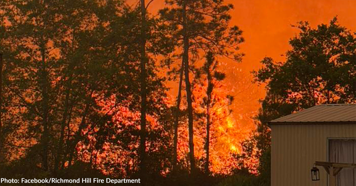 Raging Wildfires in Georgia and Florida Force Hundreds of People and ...