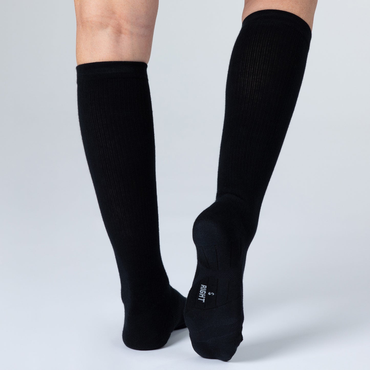 2XU Unisex Compression Socks