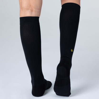 2XU Unisex Compression Socks