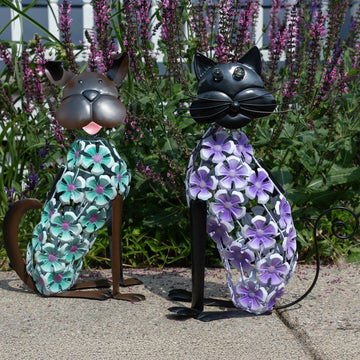 2 Designs Pet Flower Outdoor Solar Light