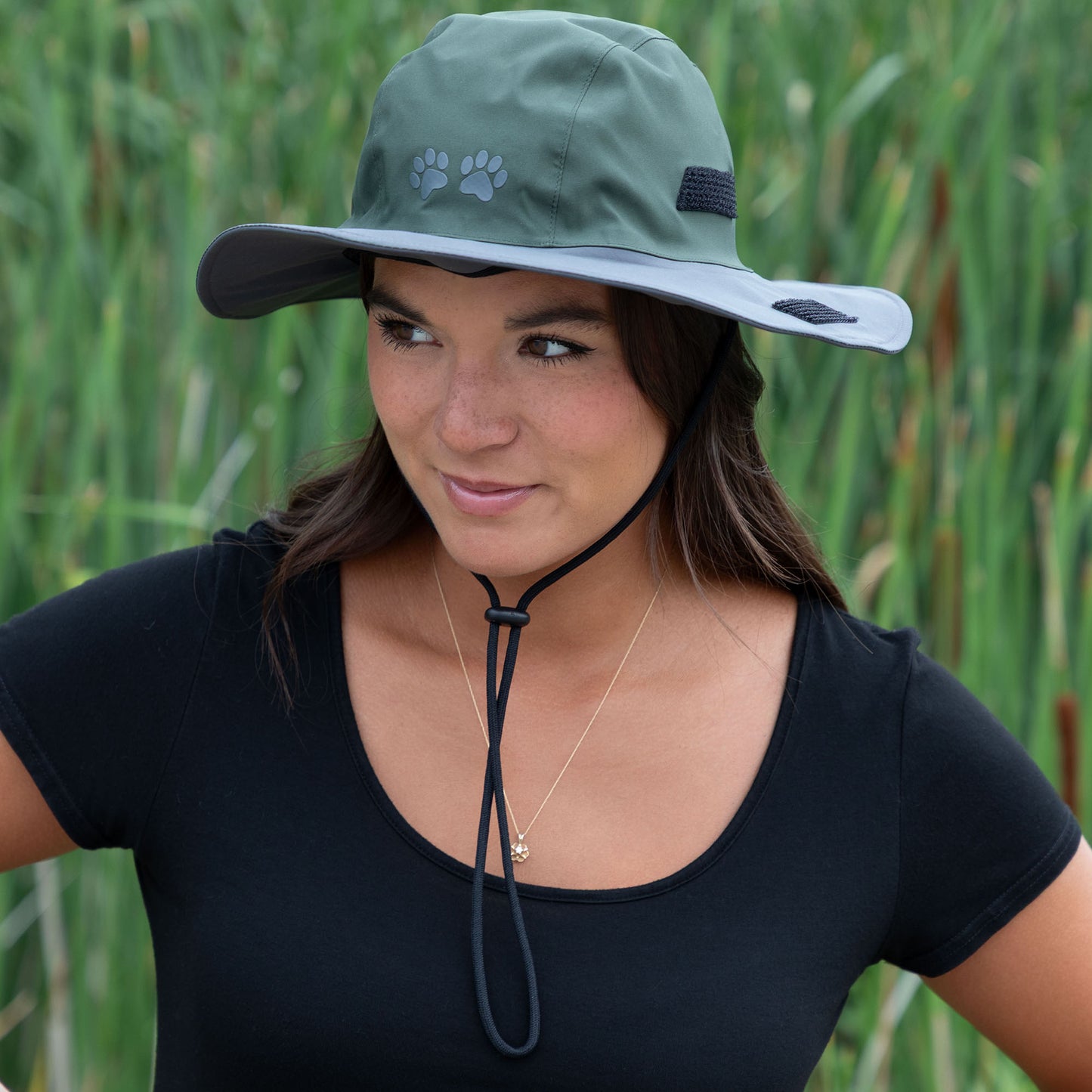Women’s Wide Brimmed Rain Hat
