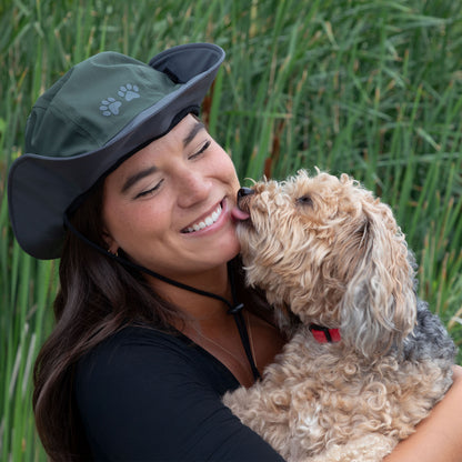 Women’s Wide Brimmed Rain Hat