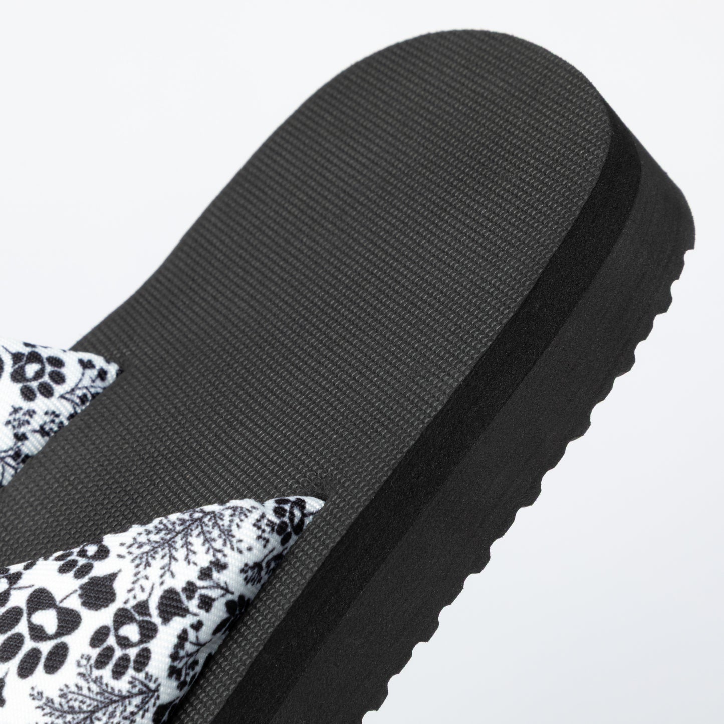 Walking Paws Arch Support Yoga Mat Flip Flops | Cushioned Memory Foam Sandals with Non-Slip Sole