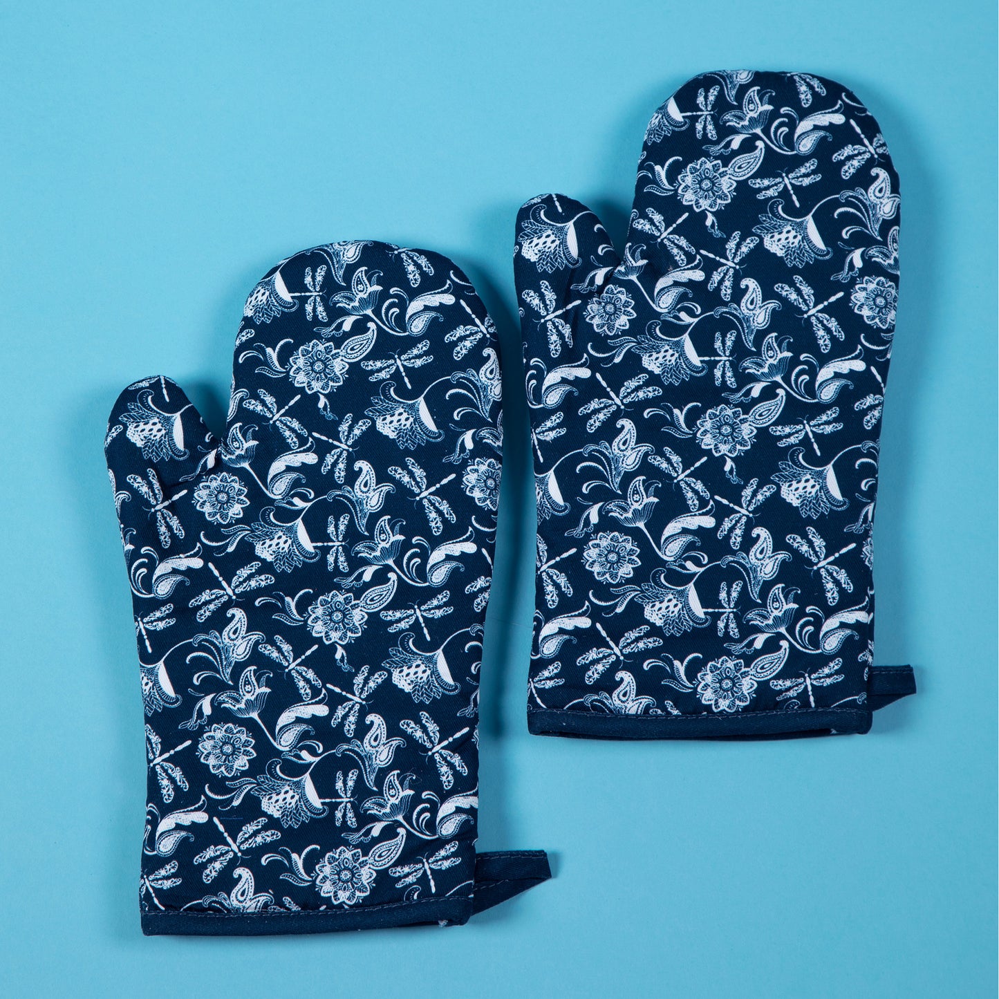 Distinctly Designed Oven Mitts - Set of 2