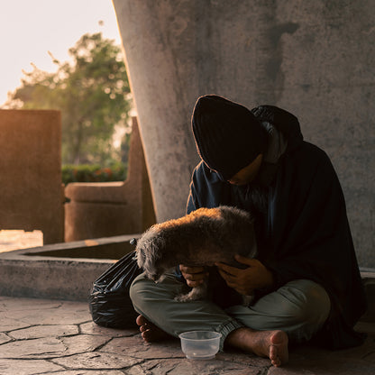 Send Relief Kits to Veterans & Pets Experiencing Homelessness