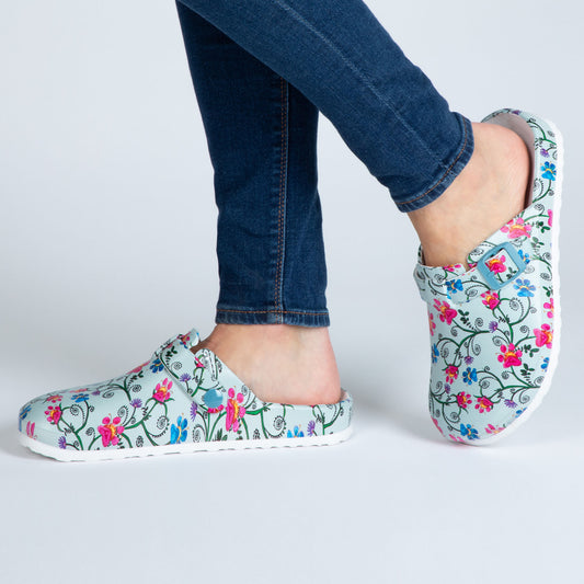 2 Designs Forever Paws Clogs