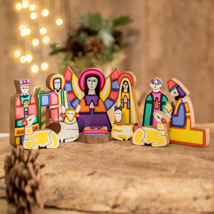 Christmas Color Handmade Religious Wood Nativity Scene Sculpture (11 Pieces)