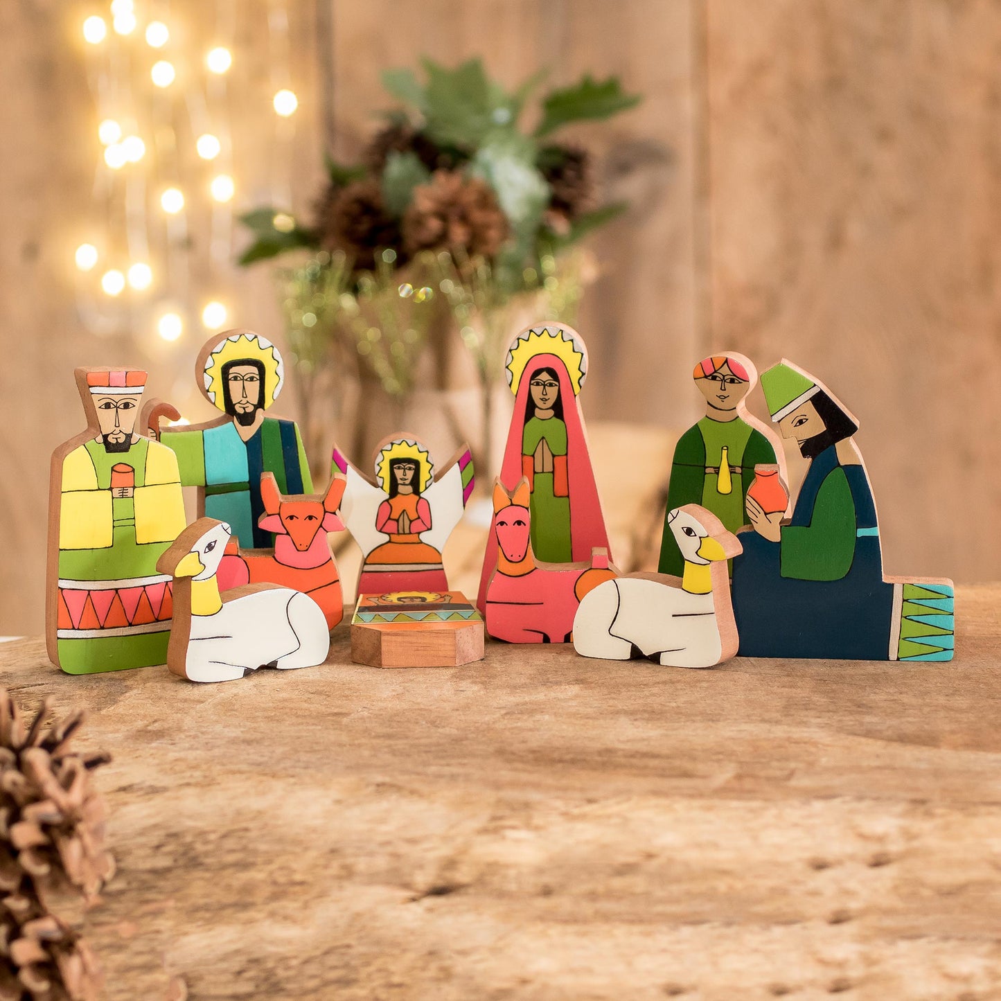 God's Gift Pinewood nativity scene (11 Pieces)