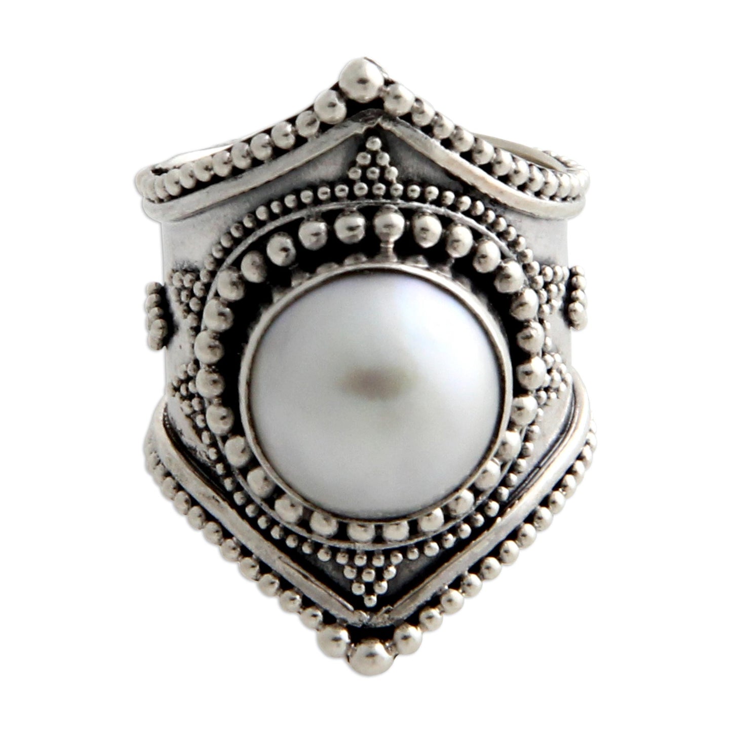 Glowing Cloud Pearl cocktail ring