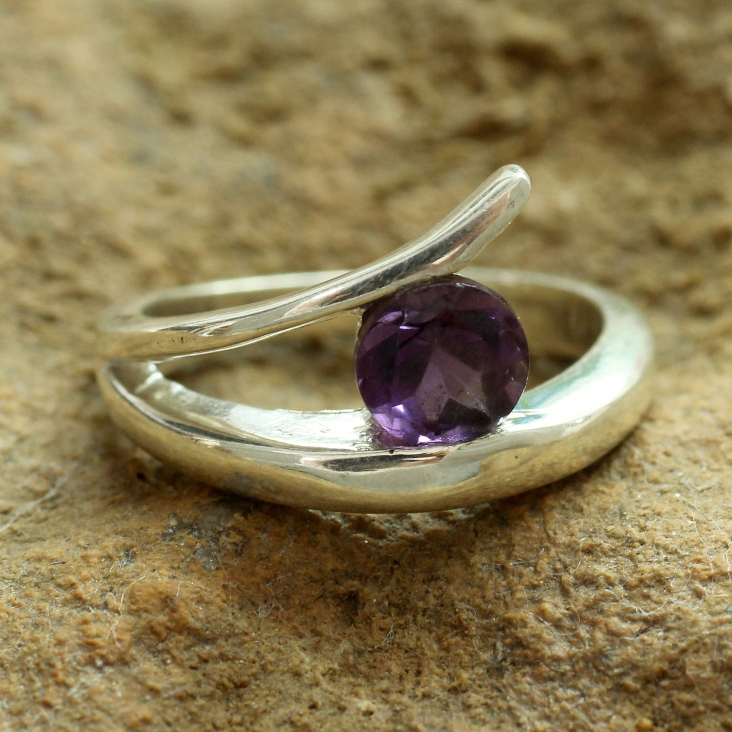 Dazzling Love Sterling Silver Solitaire Amethyst Ring from India