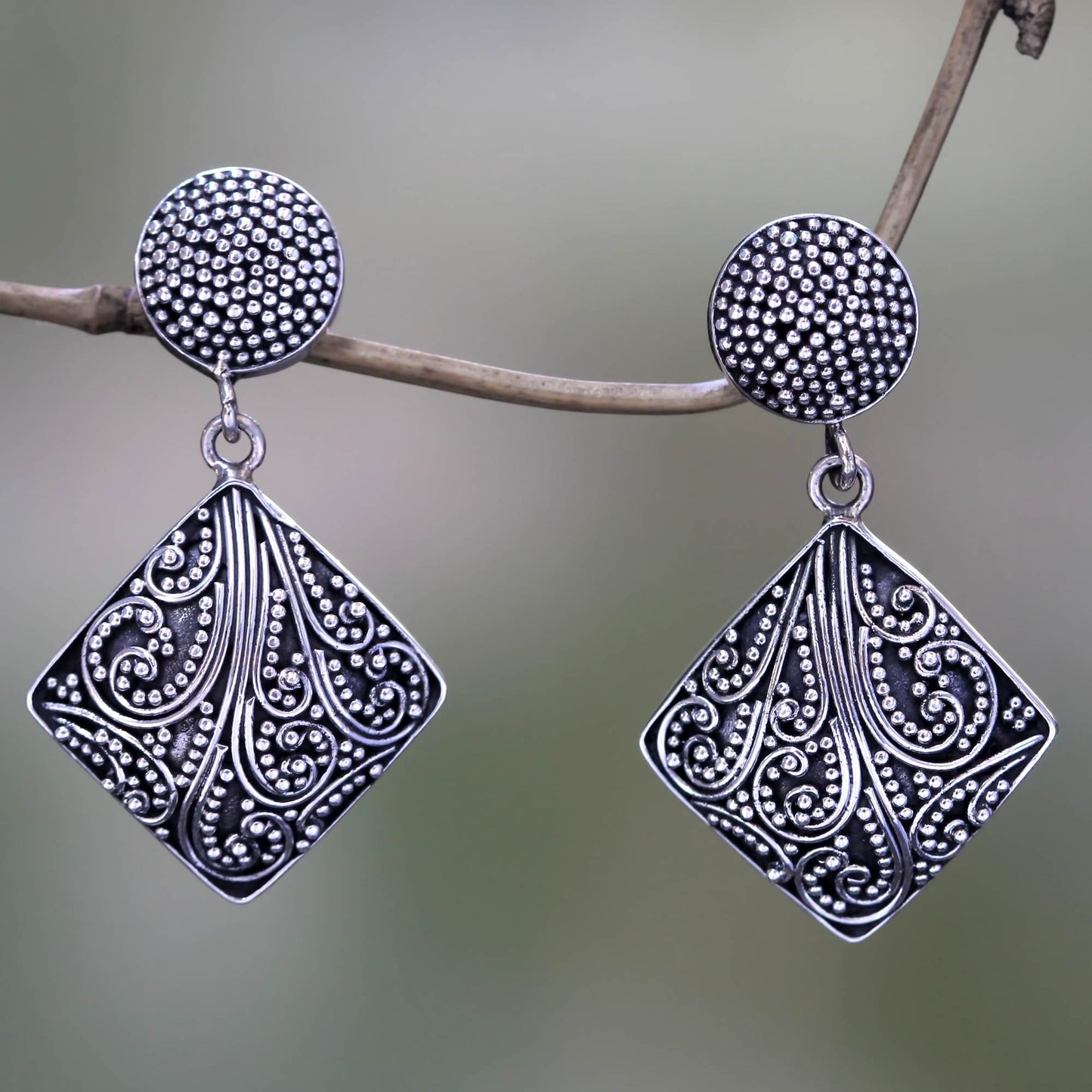 Island Rain Silver Granule Earrings