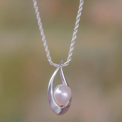 White Symphony Pearl and Silver Pendant Necklace