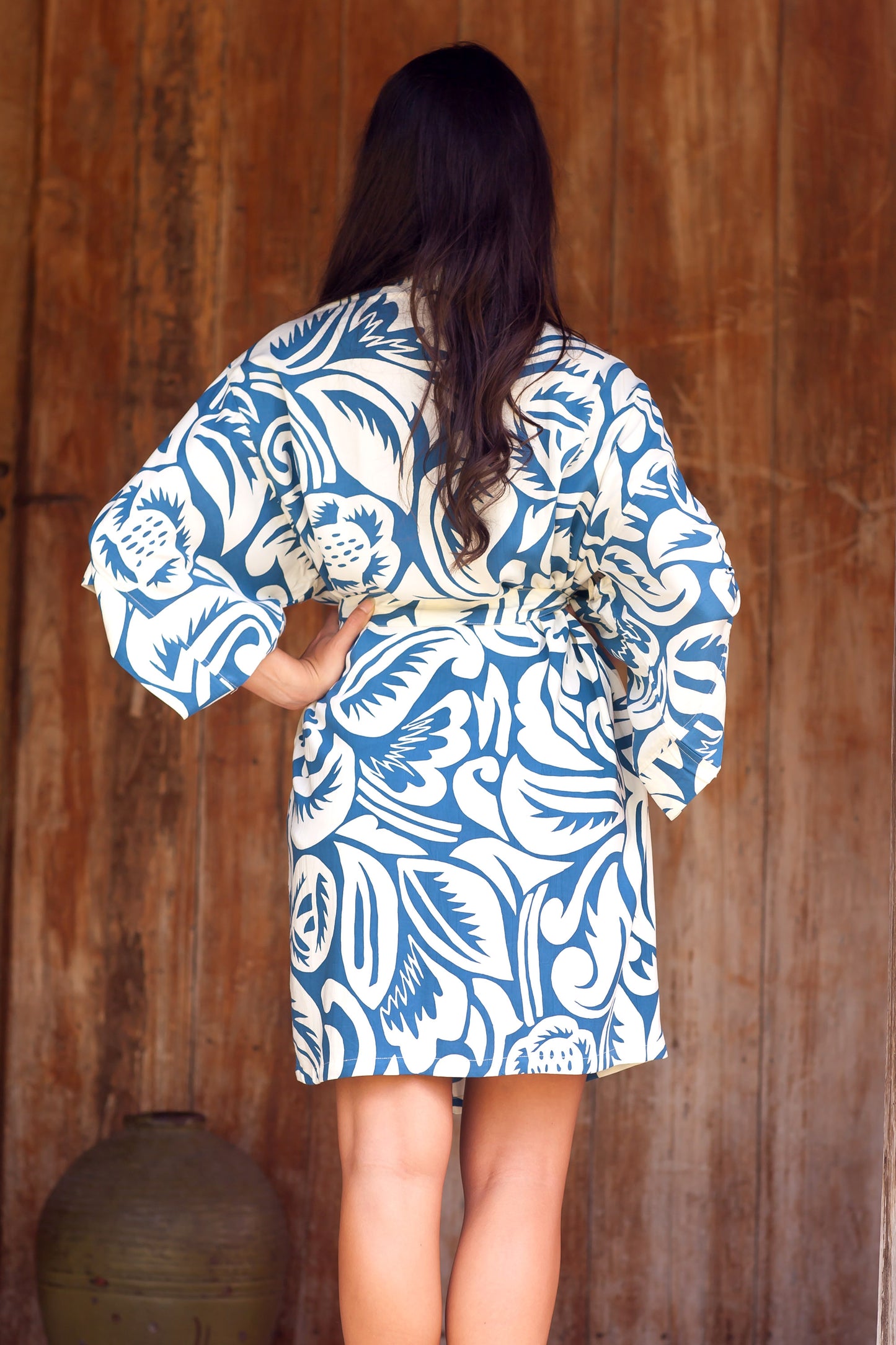 Blue Floral Jungle Tropical Print Women's Blue and Ivory Rayon Robe