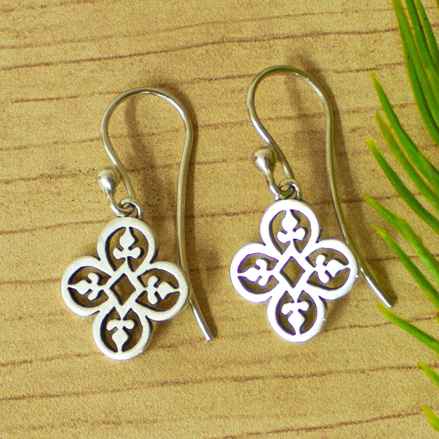 Suave Clovers Hand Made Sterling Silver Clover Dangle Earrings Mexico