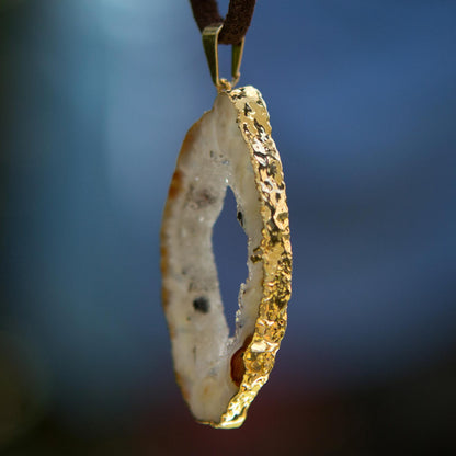 Magnificent Nature Agate & Gold Plated Pendant Leather Necklace