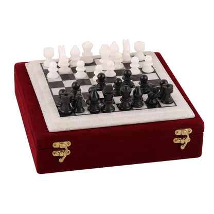 Royal Leisure Handcrafted Black and White Marble Chess Set from India