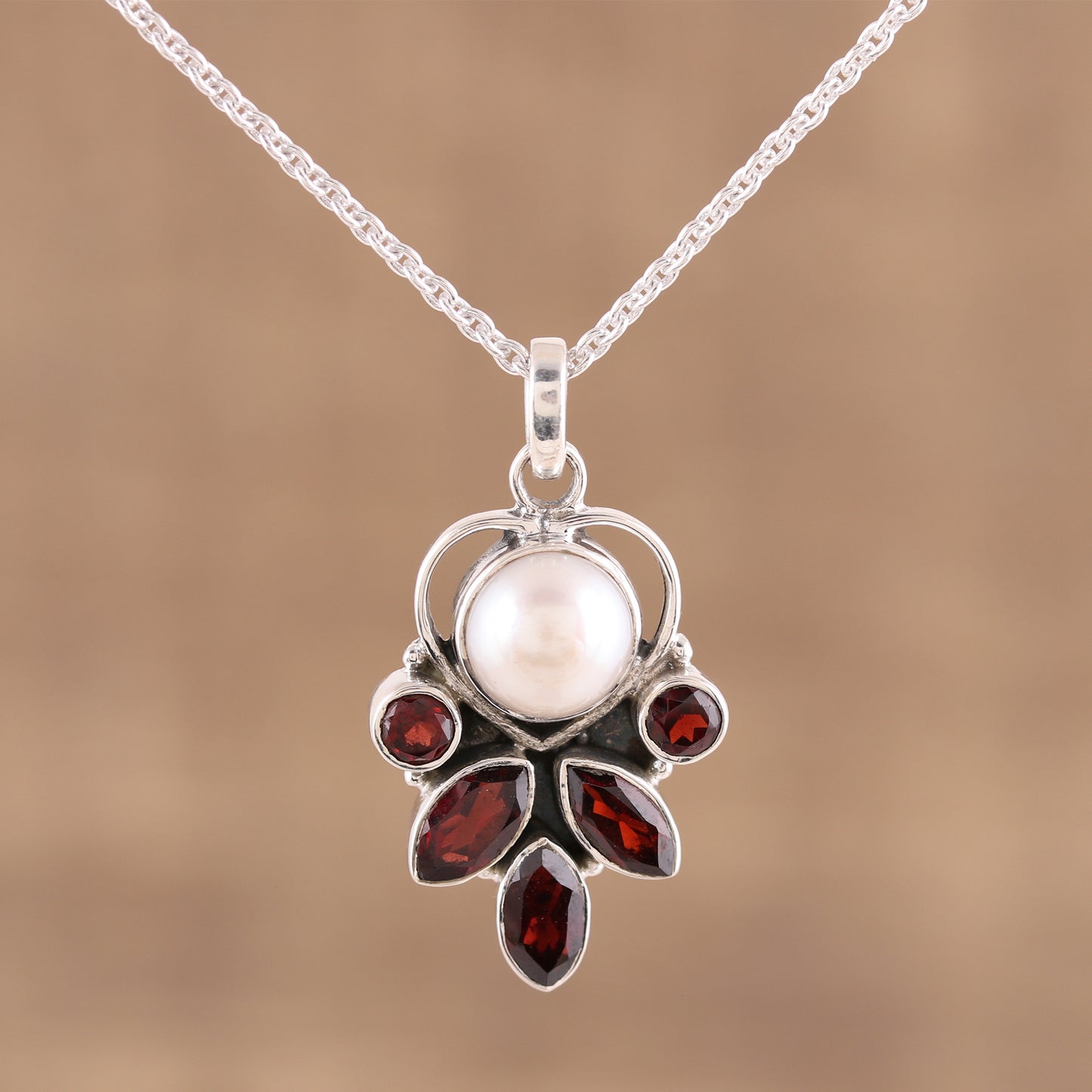 Eternal Ecstasy 925 Sterling Silver Faceted Red Garnet Pendant Necklace