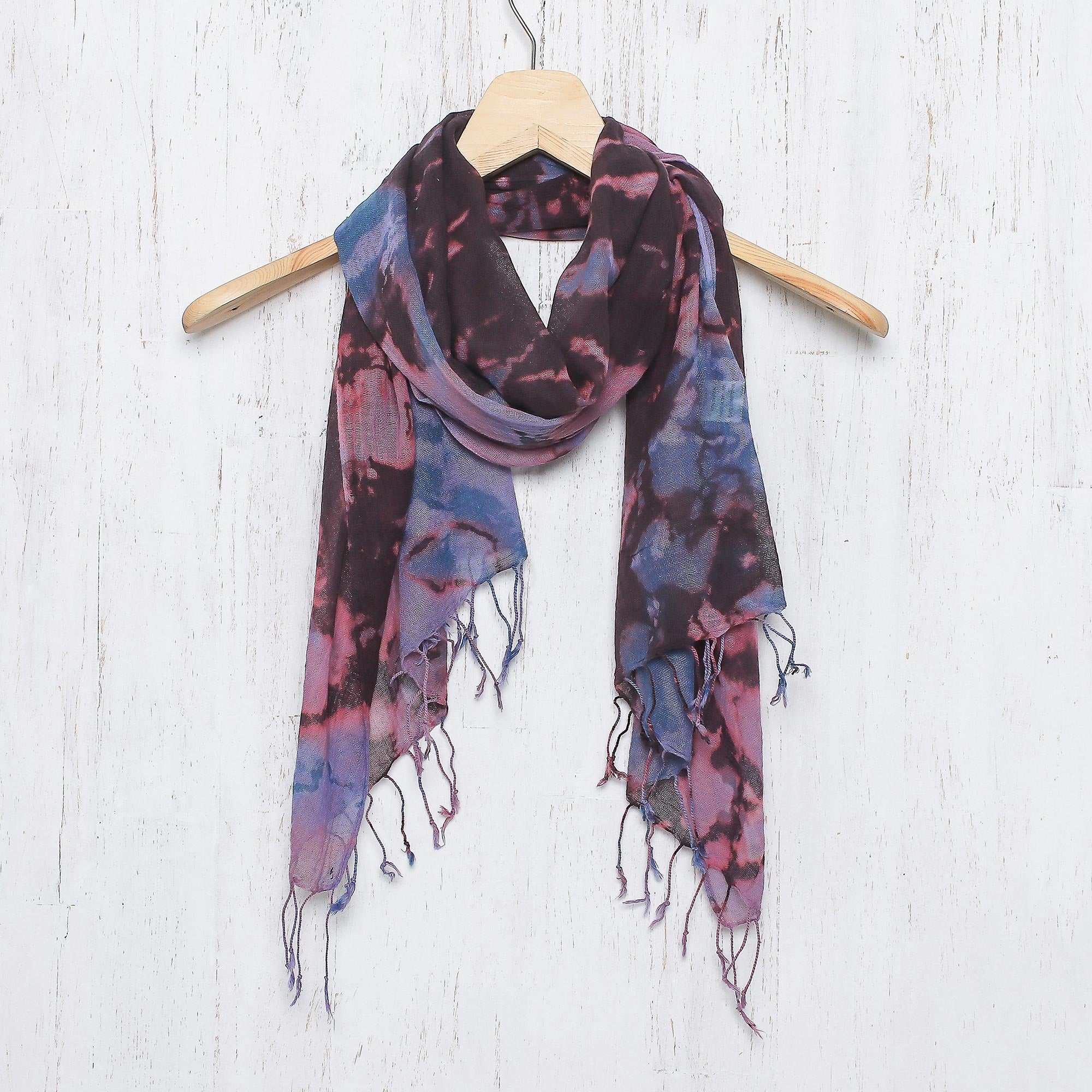 An Exciteing buy Scarf