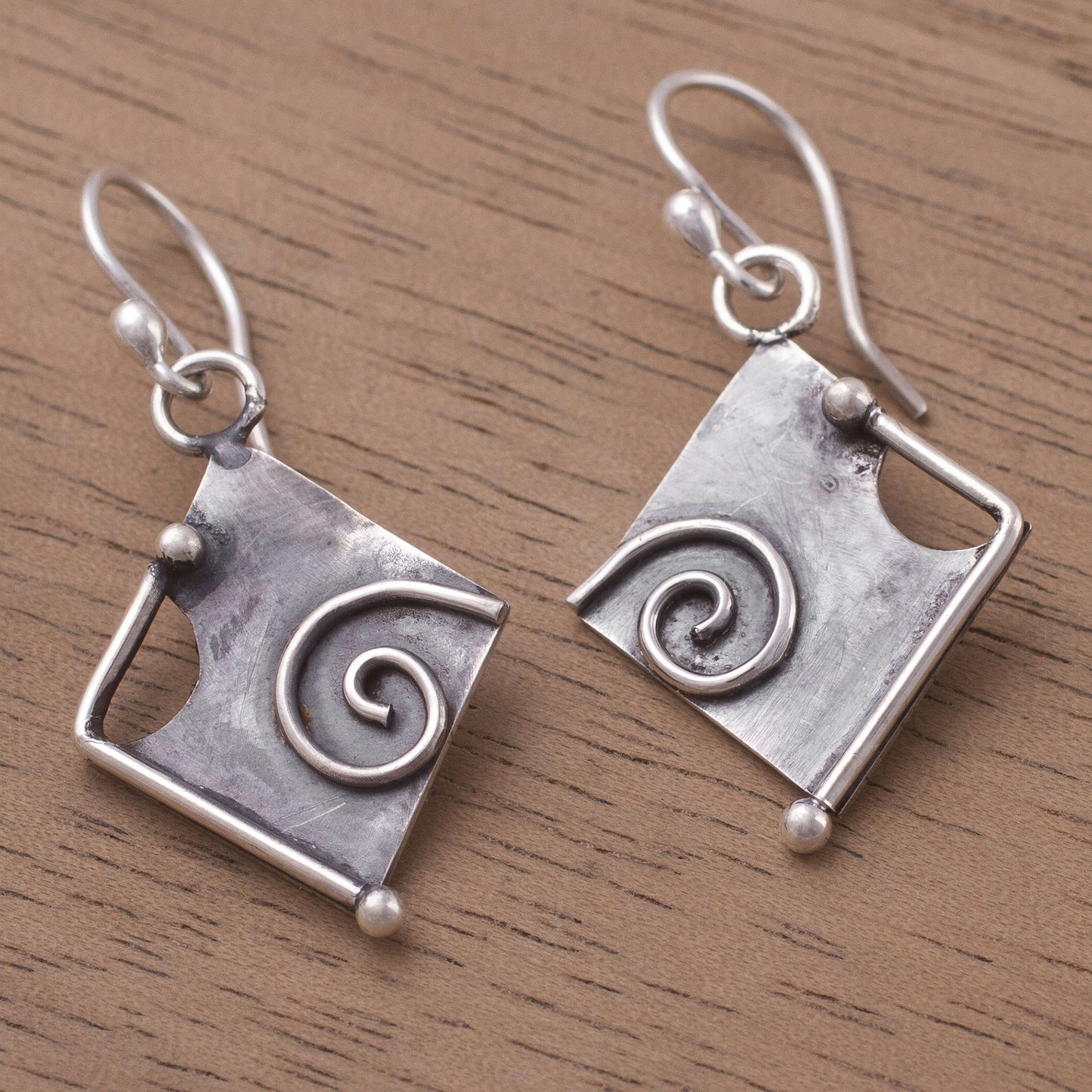 Freeform Beauty Peruvian Modern Style Sterling Silver Dangle Earrings