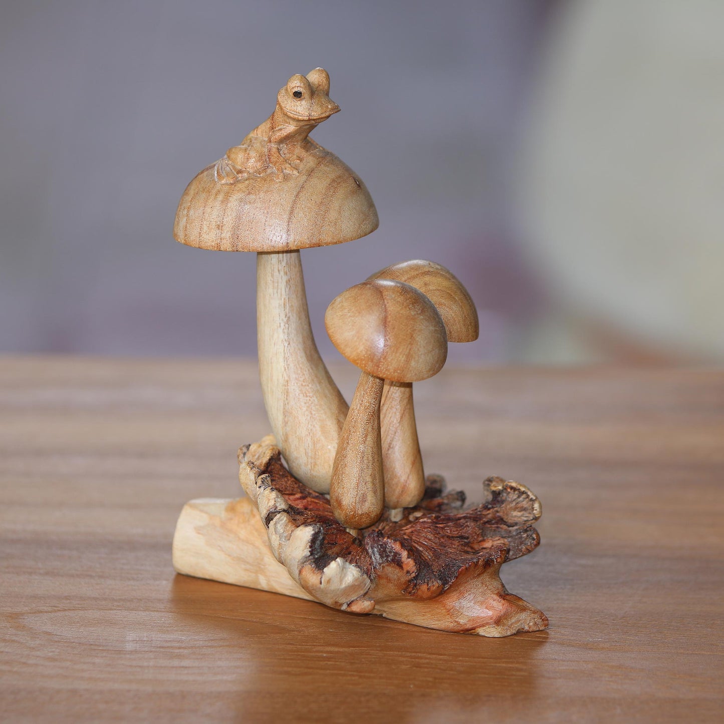 Resting Tree Frog Hand-Carved Jempinis Wood Tree Frog Mushroom Sculpture