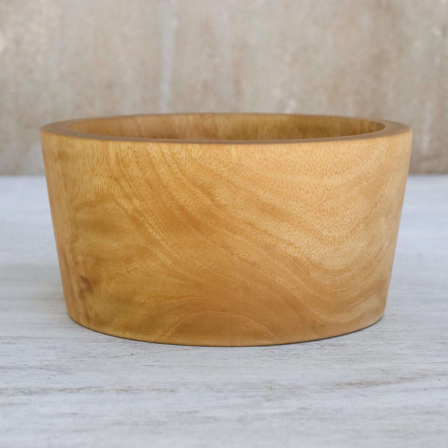 Casual Gathering Handmade Mango Wood Serving Bowl from Thailand