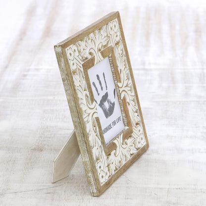 White Garden Mango Wood Photo Frame Crafted in India (4x6)