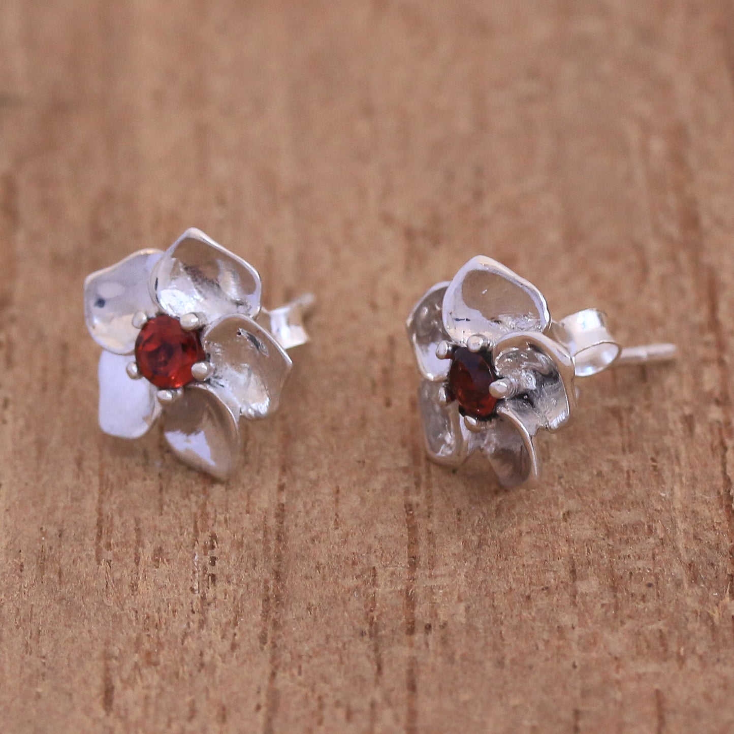 Jepun Soul Flower Garnet & Silver Stud Earrings