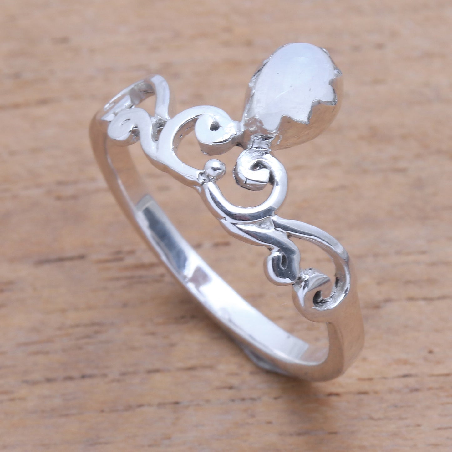 Lovely Vines Spiral Motif Moonstone Band Ring from Bali