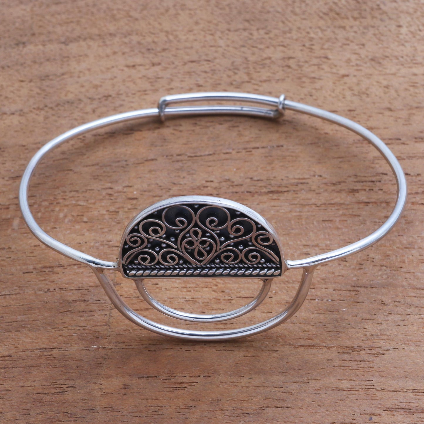 Elegant Echoes Unique Round Half Open Sterling Silver Pendant Bracelet