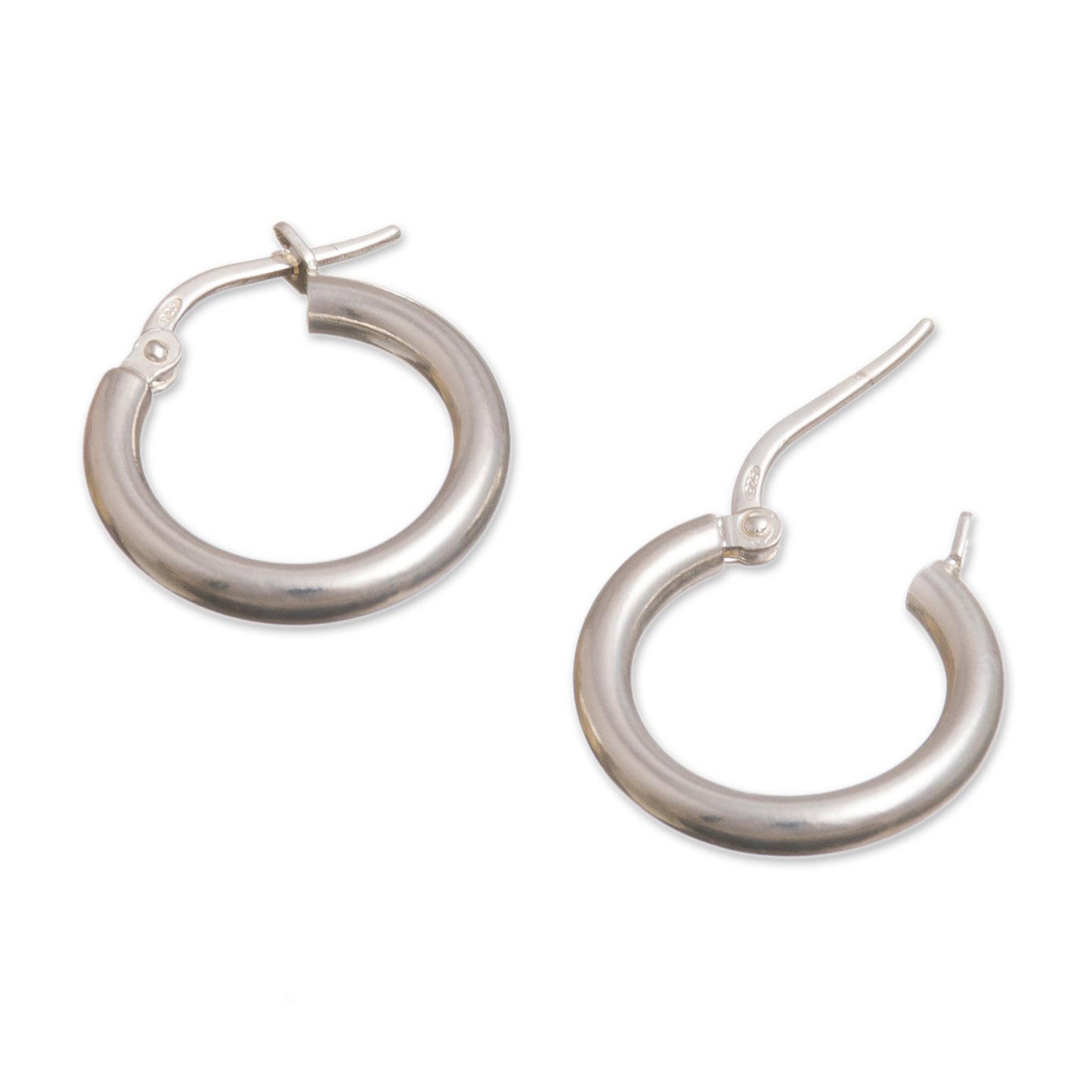 Classic Gleam Sandblasted Sterling Silver Hoop Earrings from Peru