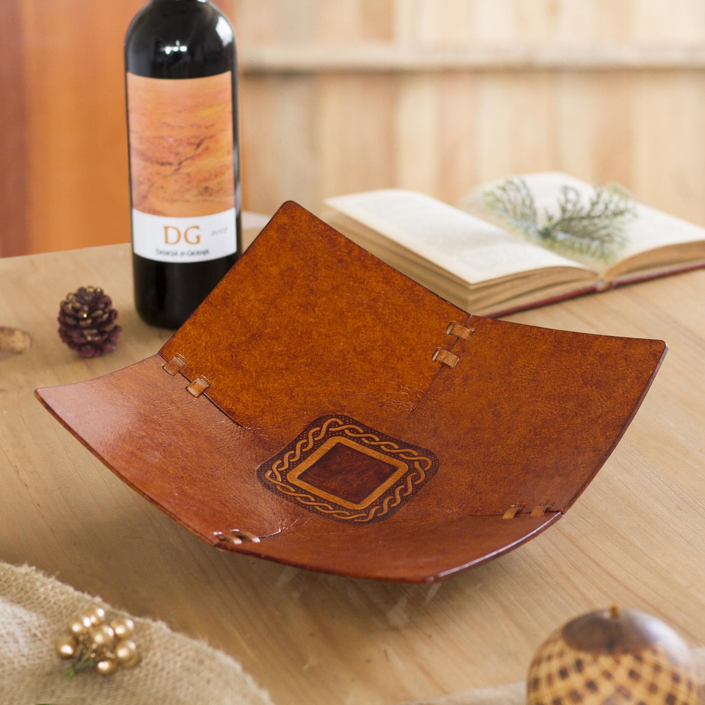 Square Lasso Square Pattern Leather Catchall from Peru