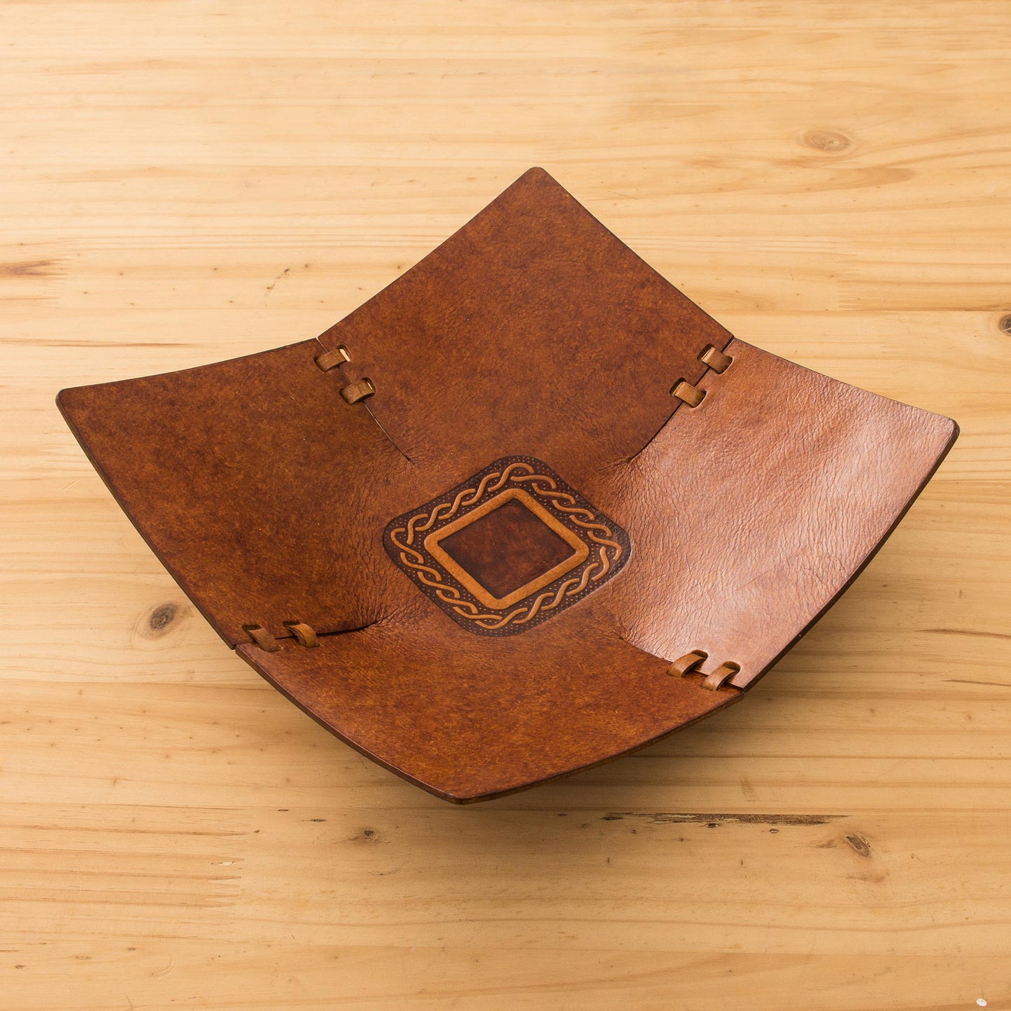 Square Lasso Square Pattern Leather Catchall from Peru