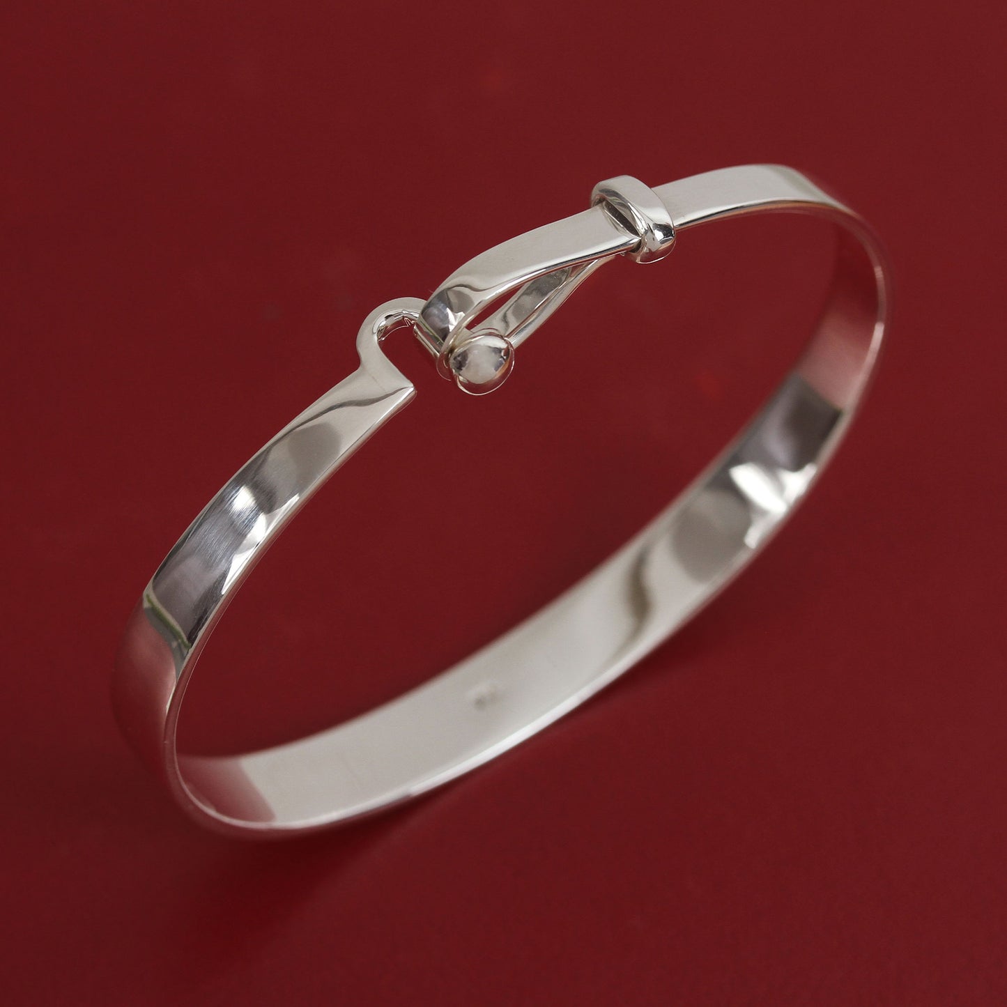 Wonderful Gleam High-Polish Taxco Sterling Silver Bangle Bracelet