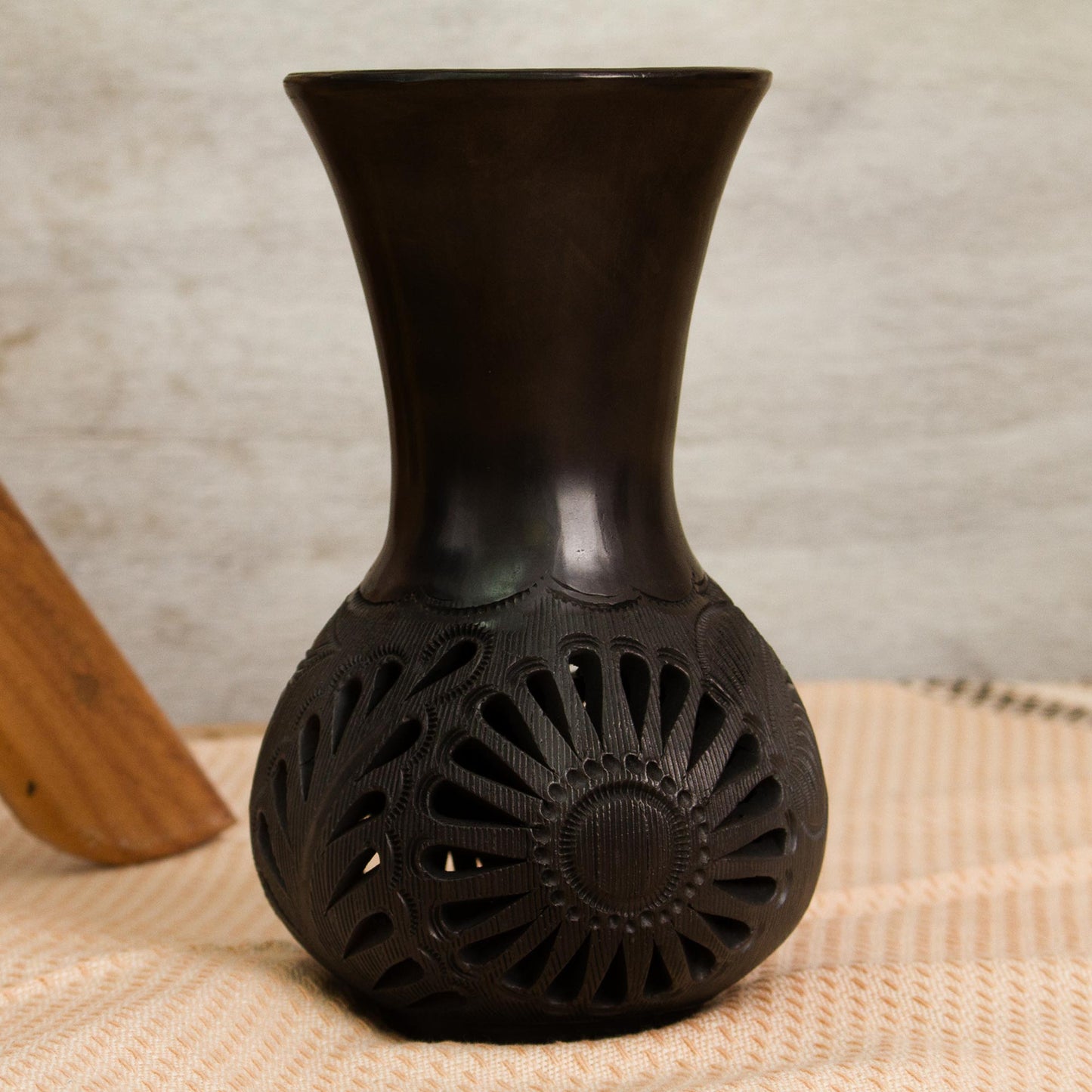 Barro Negro Rays Floral Barro Negro Ceramic Decorative Vase