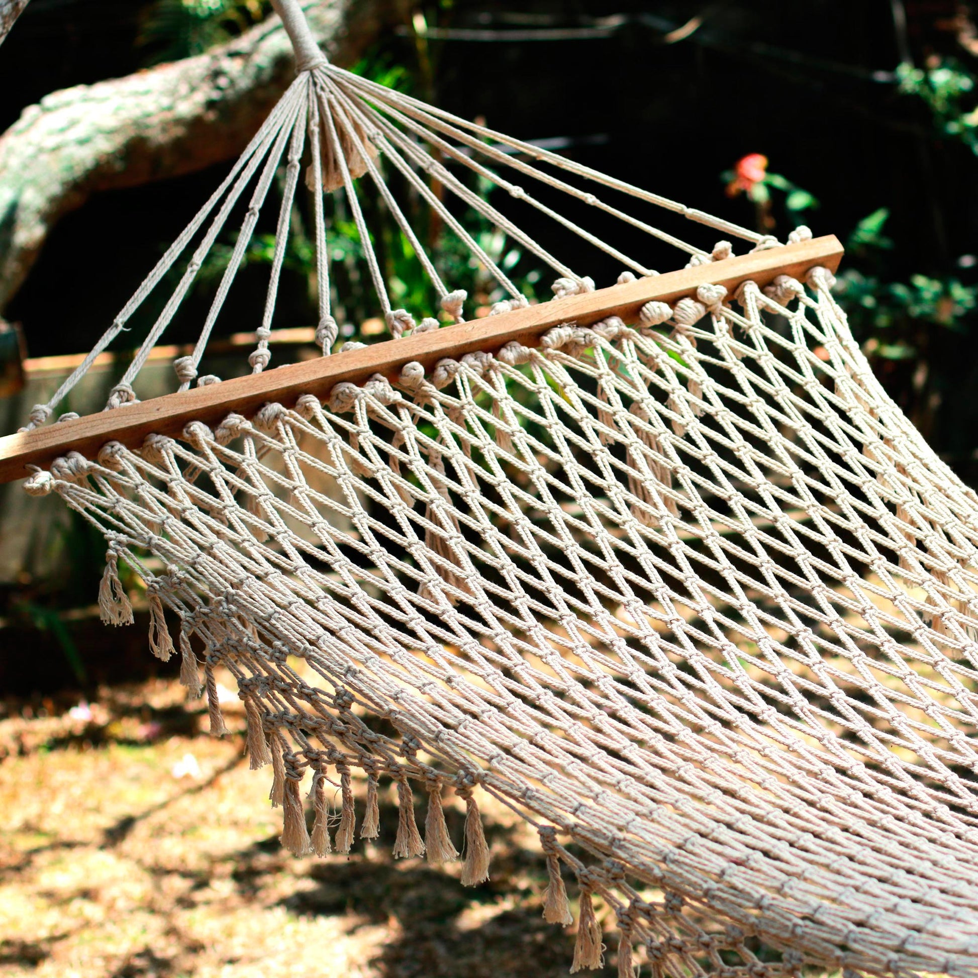 bali hängematte NOVICA Bali Relaxation Hand-Knotted Cotton Rope Hammock from Bali (Single)