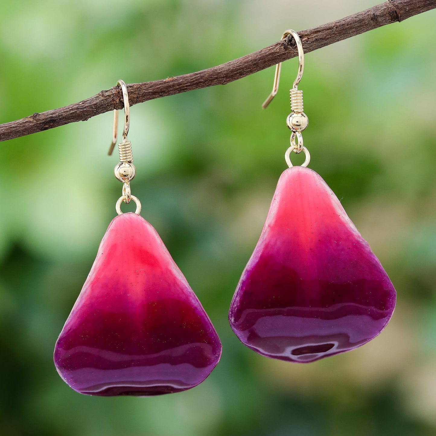 Petal Rain Natural Orchid Flower Dangle Earrings in Magenta