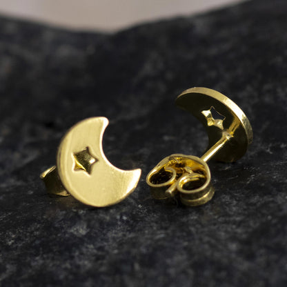 Glowing Night 18k Gold-plated Silver Star and Moon Stud Earrings from Peru