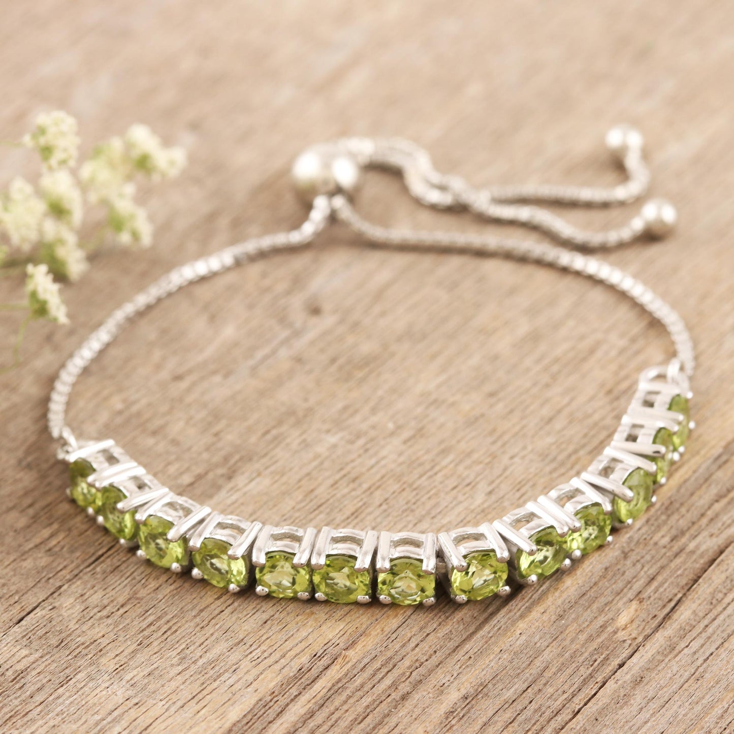 Sunbathe in Green Rhodium-Plated Peridot Pendant Bracelet