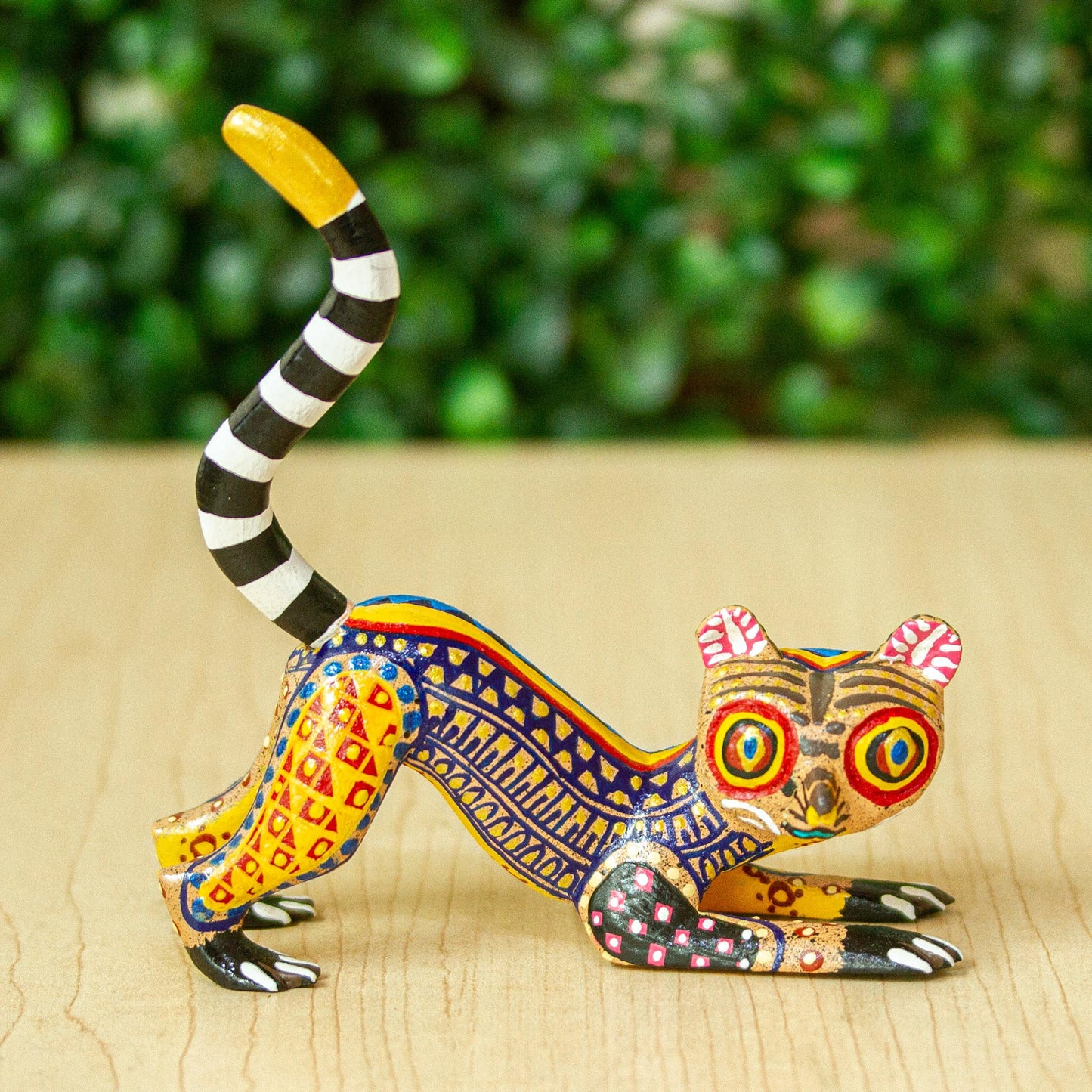 Wide-Eyed Lemur Hand Crafted Lemur Alebrije Figurine